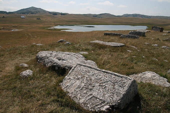 3_riblje_jezero_stecci_035_680.jpg