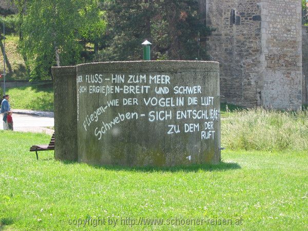 HAINBURG AN DER DONAU > Wasserspeicher und Donauspruch