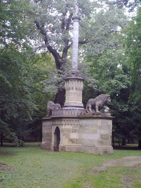 SCHLOSS LAXENBURG