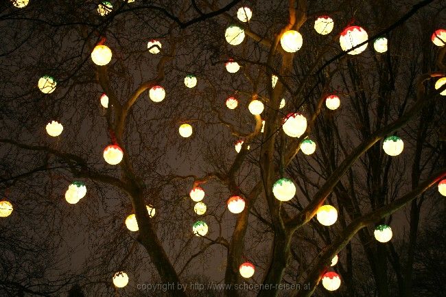 Weihnachtsmarkt am Rathaus