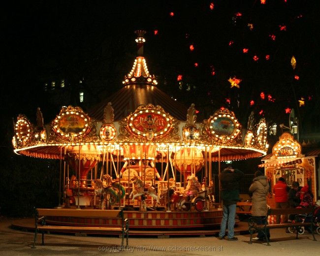 Weihnachtsmarkt vor dem Rathaus 2