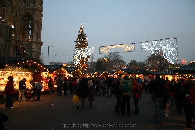 Weihnachtsmarkt vor dem Rathaus 7