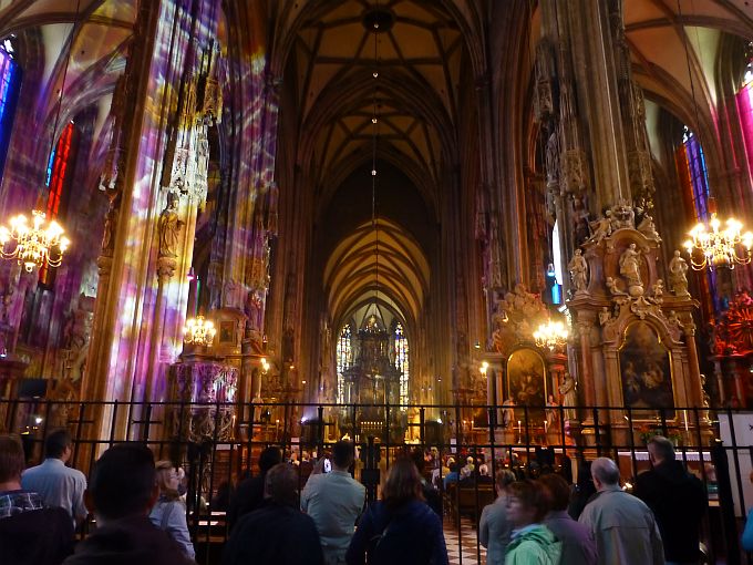 A:Wien>Stephansdom innen