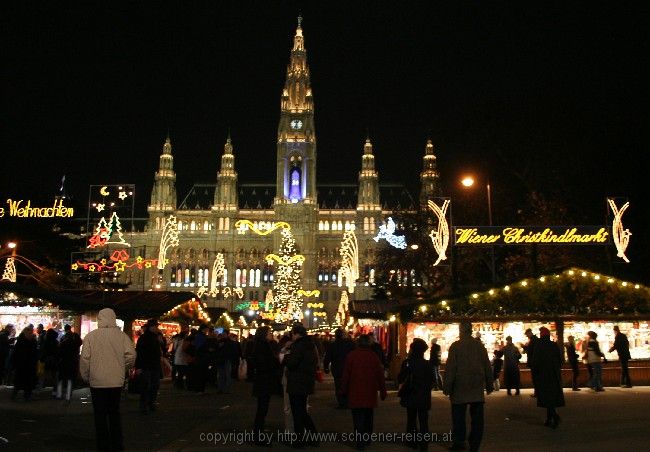 Weihnachtsmarkt vor dem Rathaus 5