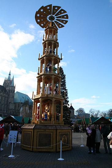 ERFURT > Domplatz - Weihnachtspyramide aus Gablenz