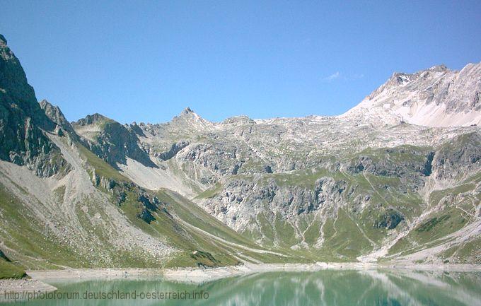 MONTAFON > Lüner See nach W mit Schesaplana (oben rechts)