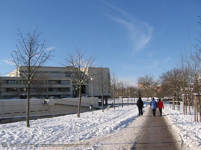 BÖBLINGEN > Stadtgarten - Promenade an der Kongresshalle in Richtung Unterer See