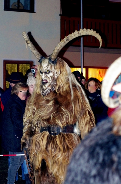 Perchtenlauf in Pfatter