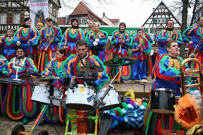 GUGGENMUSIK > ROMMDREIBR aus Rechberghausen - Auftritt