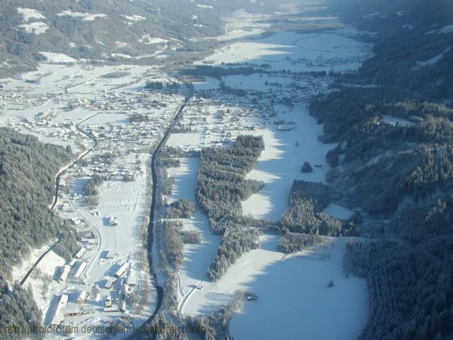 KÖTSCHACH-MAUTHEN > Luftbild über das Gailtal