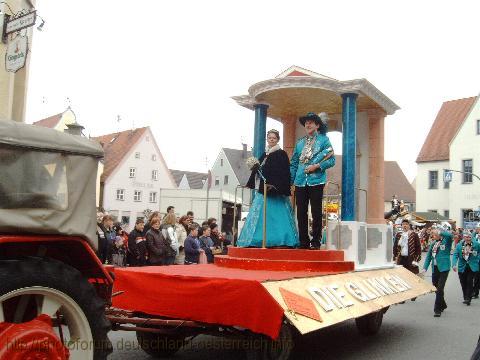 FASCHINGSUMZUG > Höchstädt > Prinzenpaar "Die Glinken"