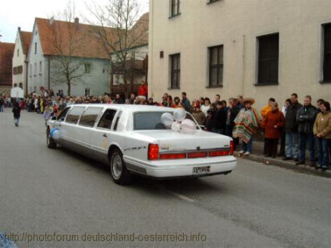 FASCHINGSUMZUG > Höchstädt > Limousine