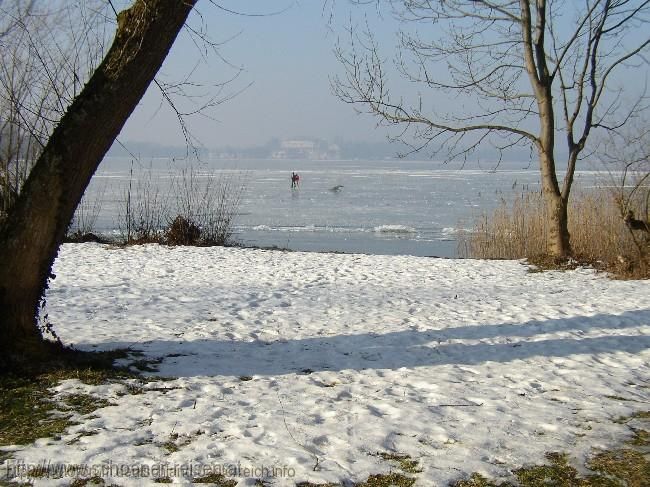 CHIEMSEE > Winter > Eisweg > Spaziergang auf dem Eis