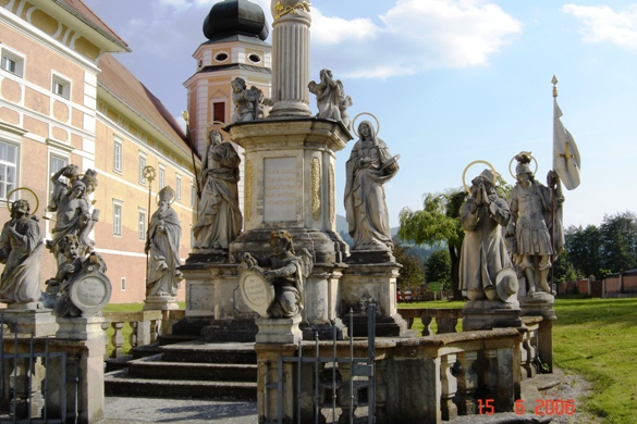 VORAU > Augustiner-Chorherrenstift- Pestsäule