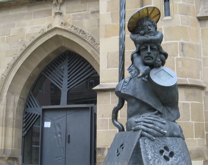 HEILBRONN > Christopherus vor der Kilianskirche