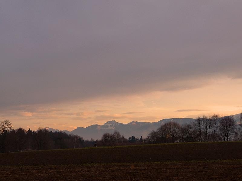 bei Bad Aibling, die Sonne verschwindet