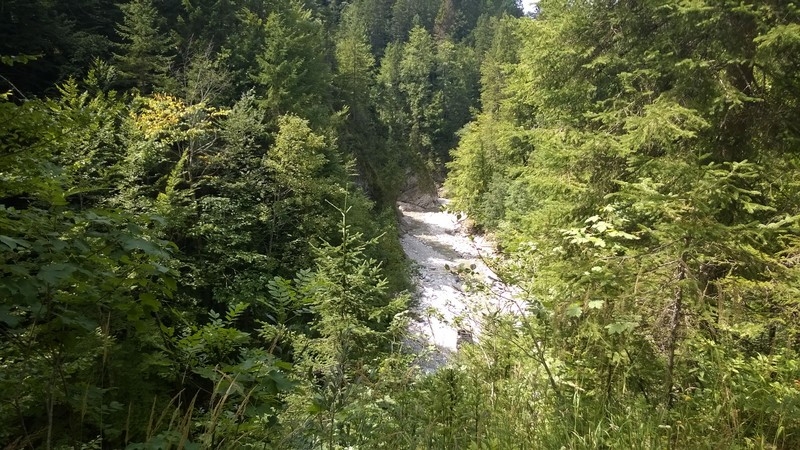 Auffahrt zur Aquila Hütte