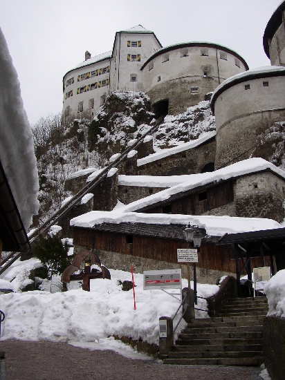 KUFSTEIN > Festung >  Schrägaufzug und Aufgang