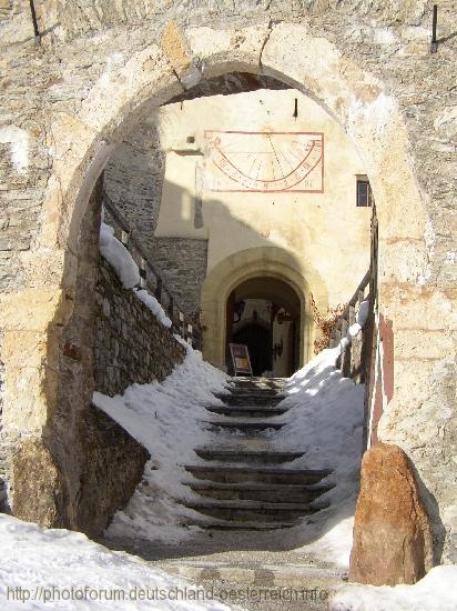 MAUTERNDORF > Burg > Aufgang