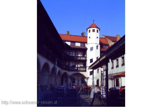 WITTENBERG > Blick in einen bewirtschafteten Innenhof