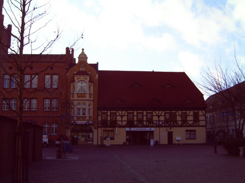 Sachsen Anhalt> Bitterfeld> rund um den Marktplatz