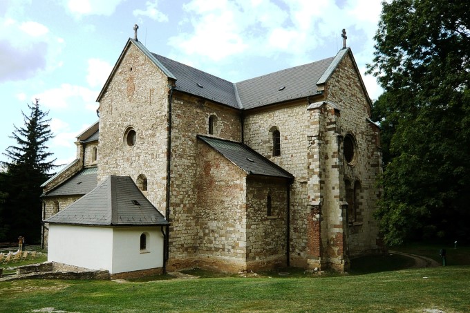 BÉLAPÁTFALVA > spätromanische Klosterkirche 2