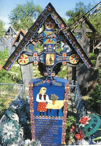 SĂPÂNŢA > Der fröhliche Friedhof