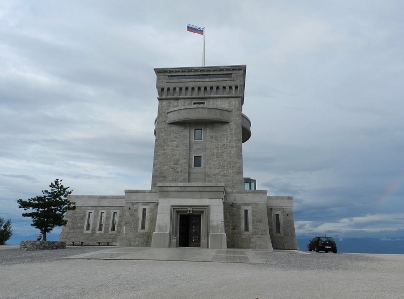 Cerje nahe Lokvica > Monument