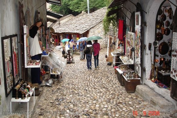 MOSTAR > Weg zur Brücke