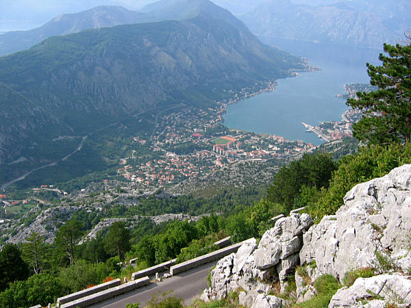 KOTOR > Bucht > Serpentinen5