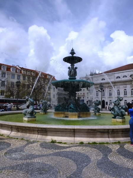 Lissabon > Brunnen am Rossio