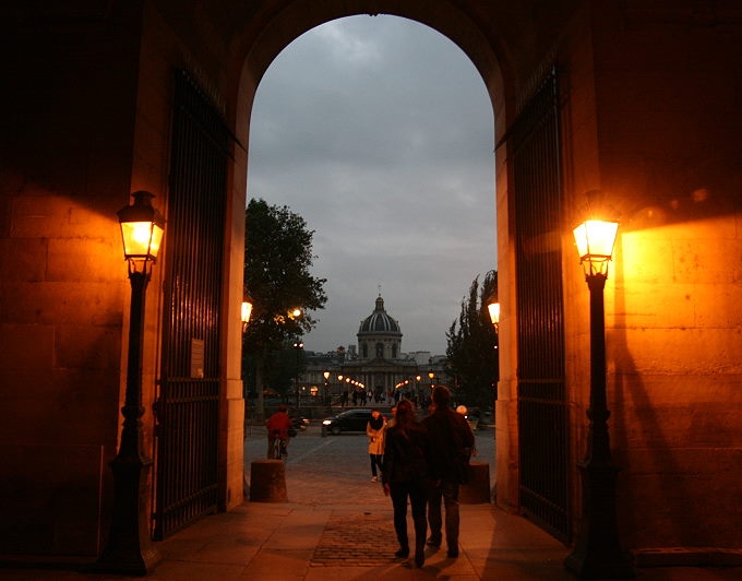 Paris 1. Abend Liebesschlösser Louvre 010 680