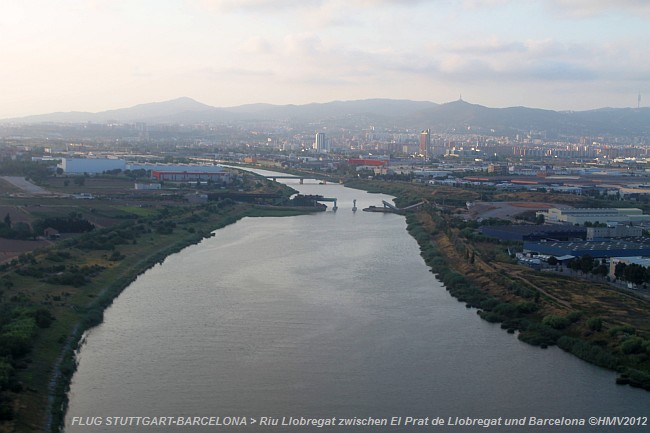 RIU LLOBREGAT > Ausblick während einem Anflug auf Barcelona > Flug STR-BCN