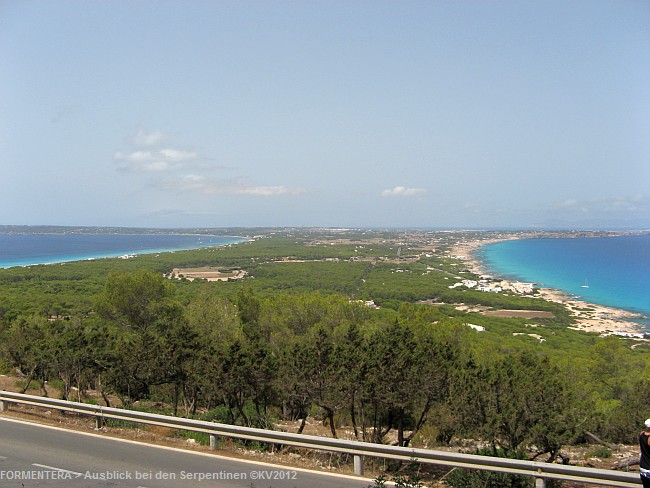 EL MIRADOR > Ausblick bei den Serpentinen > Inselblick L-M-R-Rx 3