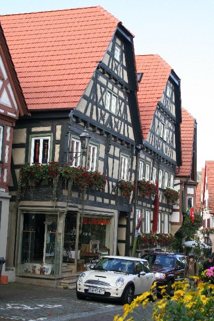 BESIGHEIM > Kirchstraße