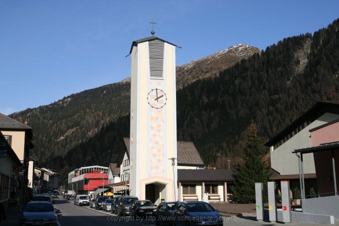 BRENNER > DOB und Kirche Maria am Wege