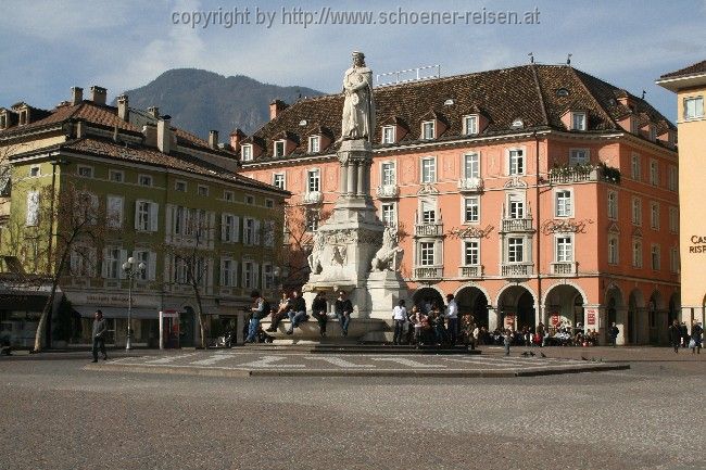 BOZEN > Wather von der Vogelweide