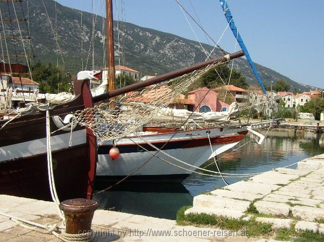 Insel Losinj > Nerezine > Holzschiffe