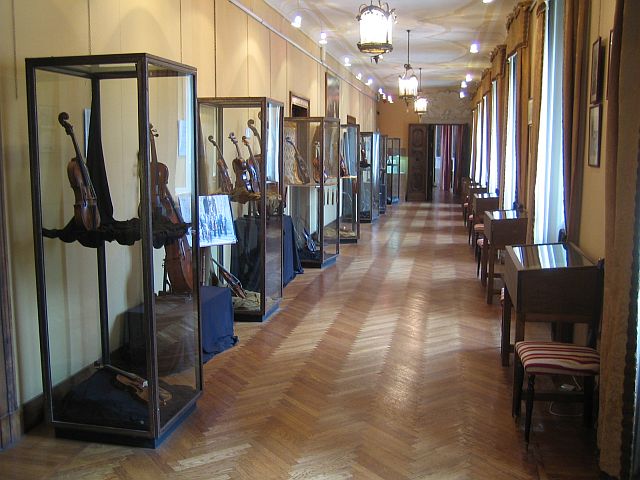DUINO > Geigensammlung