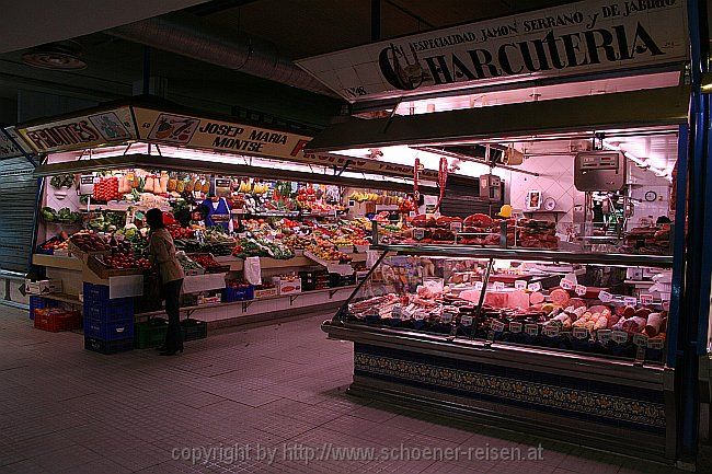 SITGES > Markthalle am Bahnhof