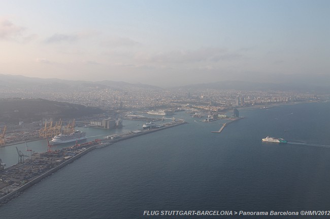 BARCELONA > Panorama während einem Anflug > Flug STR-BCN