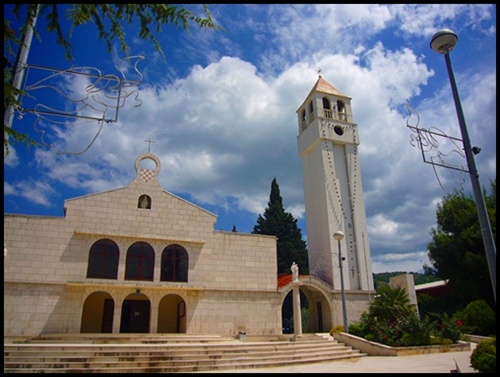 KATUNI > Zvonik Župne Crkve Uznesenja Blažene Djevice Marije