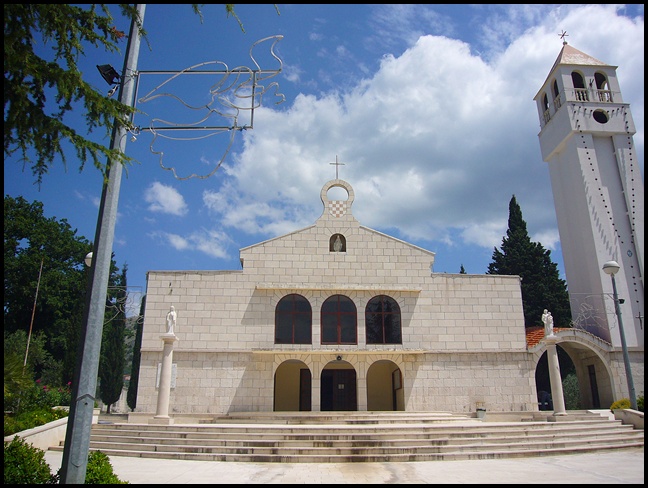 Katuni Kirche