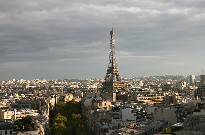 Paris Avenue des Champs Elysees 8