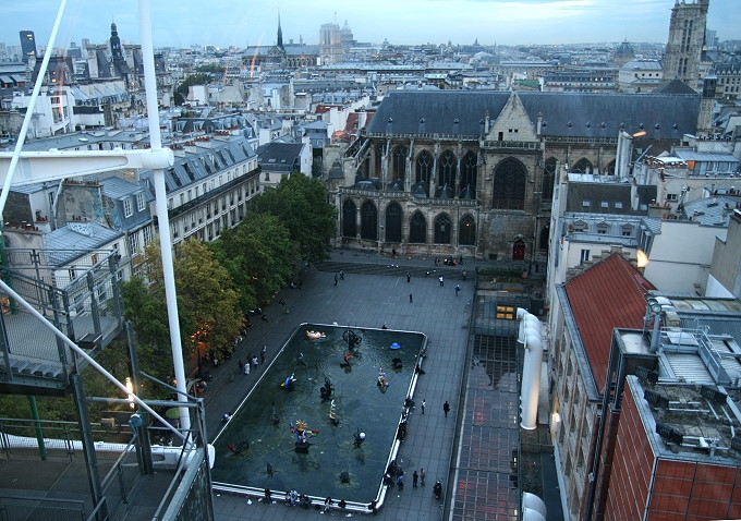 Pompidou abends 017