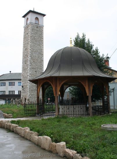 PLJEVLA > Husein Pascha Moschee > Uhrturm