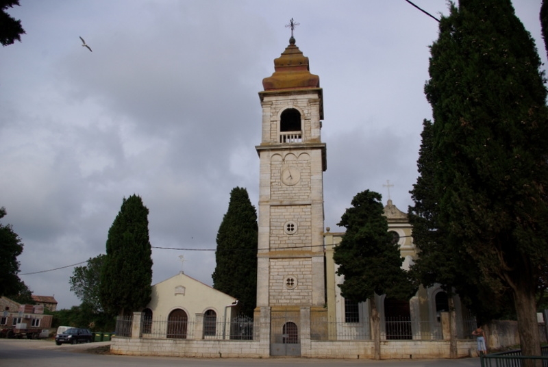 Orthodoxe Kirche in Peroj