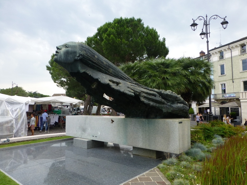Rätsel 1507DESENZANO DEL GARDA > Denkmal für Hochgeschwindigkeitsflieger