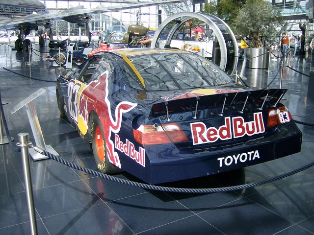 > Flughafen > Red Bull Hangar 7 6