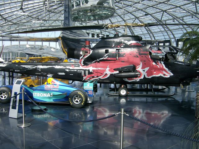 > Flughafen > Red Bull Hangar 7 2